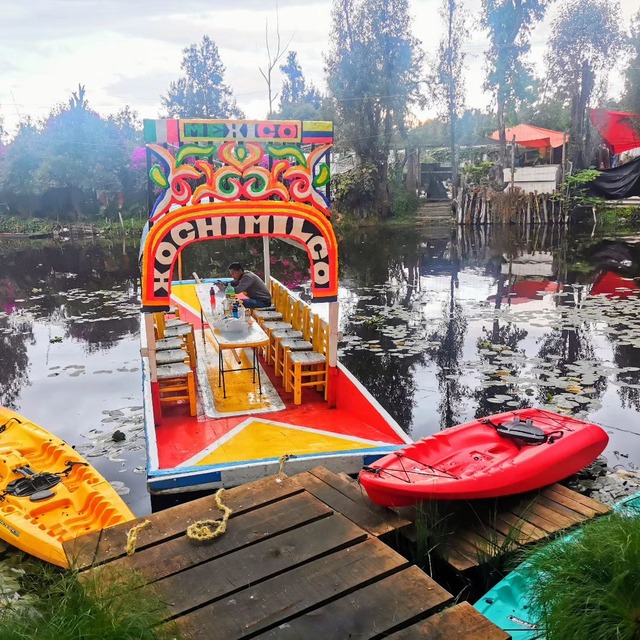 Trajinera boat tour